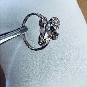 Vintage 14K White Gold Floral Diamond Ring Art Deco Style Size 5.5